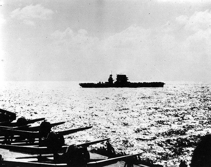 Tối đa USS Lexington có thể mang theo được 78 máy bay chiến đấu. Nguồn ảnh: Warhistory.