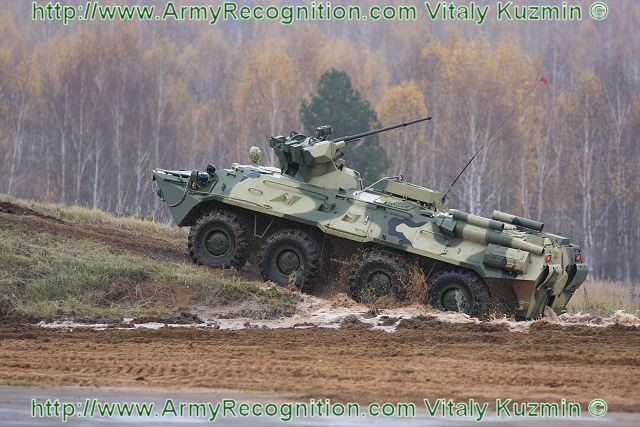 Điểm thay đổi lớn nhất của xe bọc thép chở quân BTR-82A so với BTR-80 nằm ở hỏa lực. Cụ thể, BTR-82A trang bị module tháp pháo tự động với pháo chính 30mm 2A72 ổn định toàn phần và trung liên đồng trục 7,62mm PKT. Nguồn ảnh: Militaryrec.