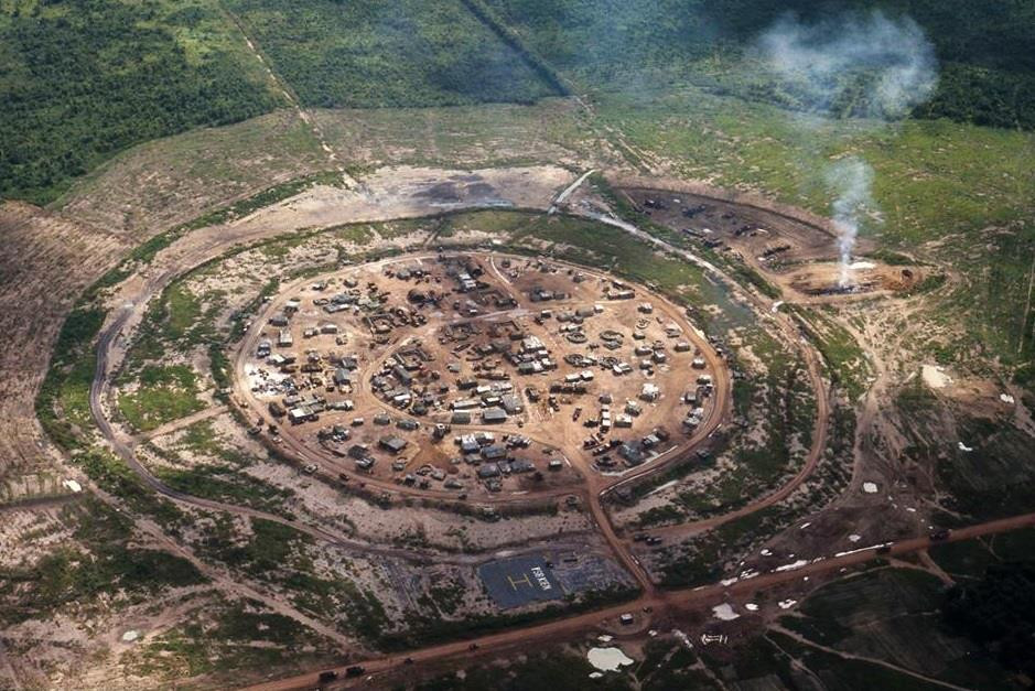 Nhiều trận địa pháo trong cùng một khu vực kết hợp với nhau sẽ tạo thành một tổ hợp hoả lực có khả năng "vùi dập" bất cứ toạ độ nào được trinh sát báo về. Nguồn ảnh: Vietnamwarmil.