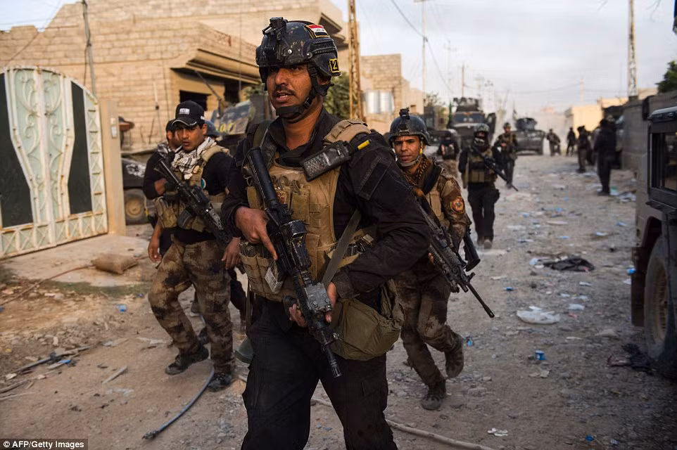 Đặc nhiệm quân đội Iraq trên chiến trường với trang bị "tận răng". Nguồn ảnh: Aalzhi.