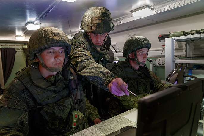 Trong quá khứ dưới thời Liên Xô, cuộc tập trận lớn nhất thời chiến tranh Lạnh cũng chỉ có 100.000 quân tham dự - nghĩa là bằng 1/3 so với cuộc tập trận năm nay. Nguồn ảnh: TASS.