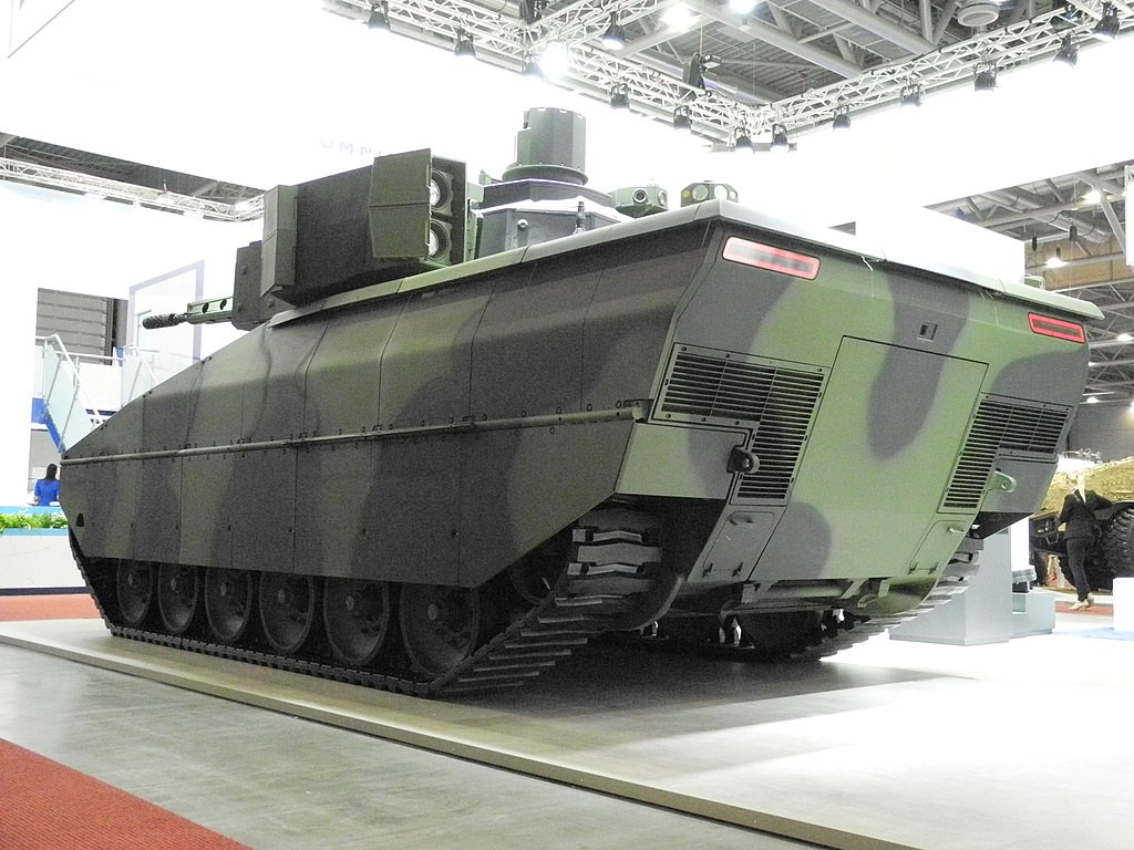 Với Lynx, Rheinmetall đã đưa kiểu thiết kế mô-đun trên thiết giáp lên một tầm cao mới, cụ thể là khiến chiếc thiết giáp có thể được thay thế vị trí và chức năng chiến đấu ngay trên chiến trường bằng cách lắp thêm hoặc thay thế bằng các loại mô-đun thích hợp. Nguồn ảnh: Rhein.