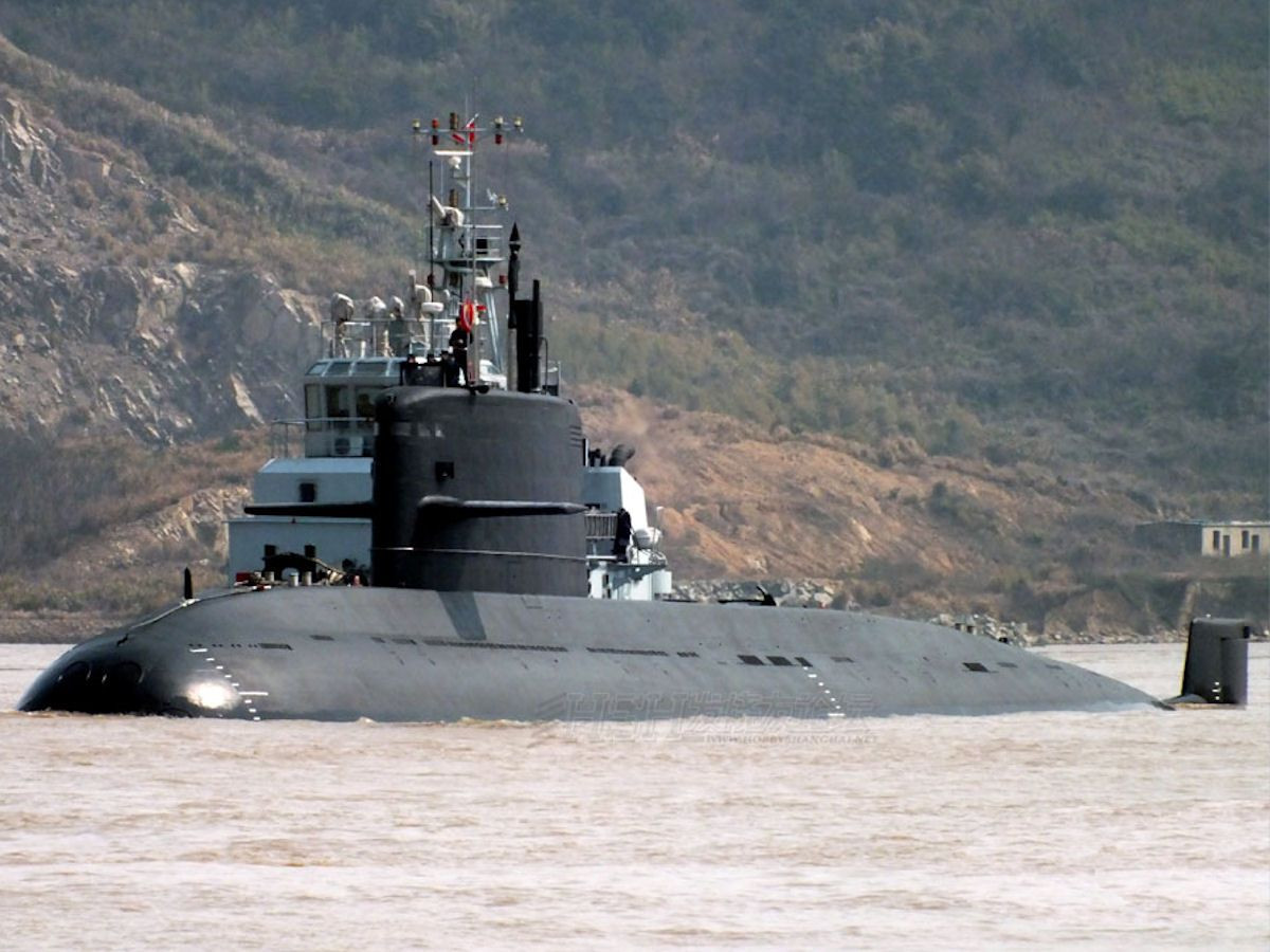 Cuối cùng, Hải quân Mỹ kết luận, việc đối phó với đội tàu của Trung Quốc đã là quá khó khăn ngay cả khi Nhật Bản tham gia và đứng về phía Mỹ. Vậy nên, việc đối phó với lực lượng hải quân của cả Trung Quốc lẫn Nga - trong trường hợp hai quốc gia này "liên thủ" cùng nhau chống Mỹ rõ ràng sẽ là nhiệm vụ bất khả thi. Nguồn ảnh: CNBC.