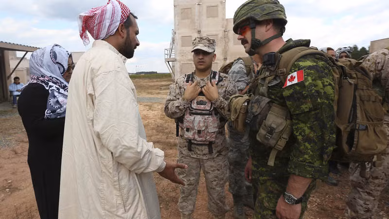 Tổng cộng Canada có khoảng 13 triệu dân bao gồm cả nam lẫn nữ nằm trong độ tuổi từ 17 tới 49 - nghĩa là có thể phục vụ quân đội khi được lệnh tổng động viên. Tuy nhiên tổng cộng Quân đội Canada chỉ có... 64.000 quân. Nguồn ảnh: Militaryforce.