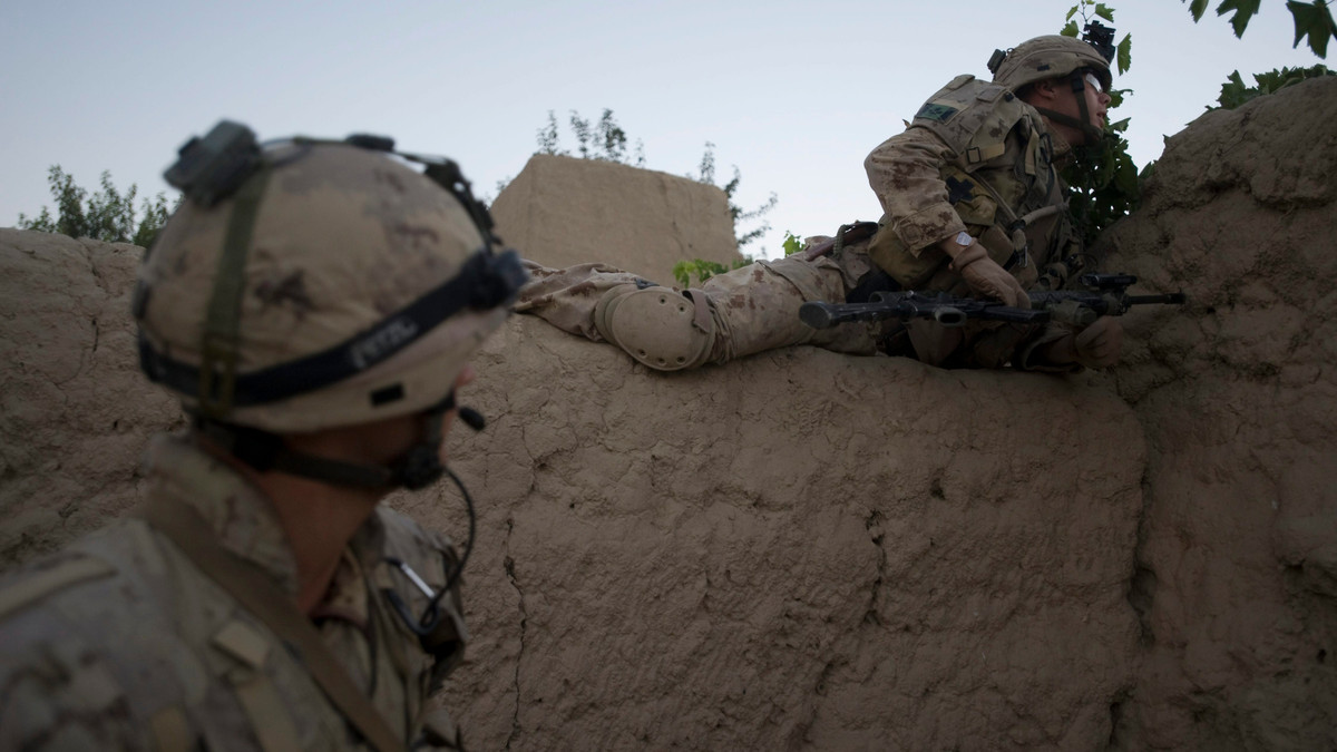 Thậm chí trong cả cuộc Chiến tranh Việt Nam, Chiến tranh Triều Tiên và Chiến tranh Iraq, Quân đội Canada cũng có mặt với quân số khá ít và chủ yếu làm nhiệm vụ hậu cần, hỗ trợ. Tuy nhiên dường như quân đội của quốc gia này đang ngày càng thu hẹp lại về cả quy mô cũng như việc tham gia vào các cuộc xung đột trên khắp thế giới. Nguồn ảnh: IFBN.