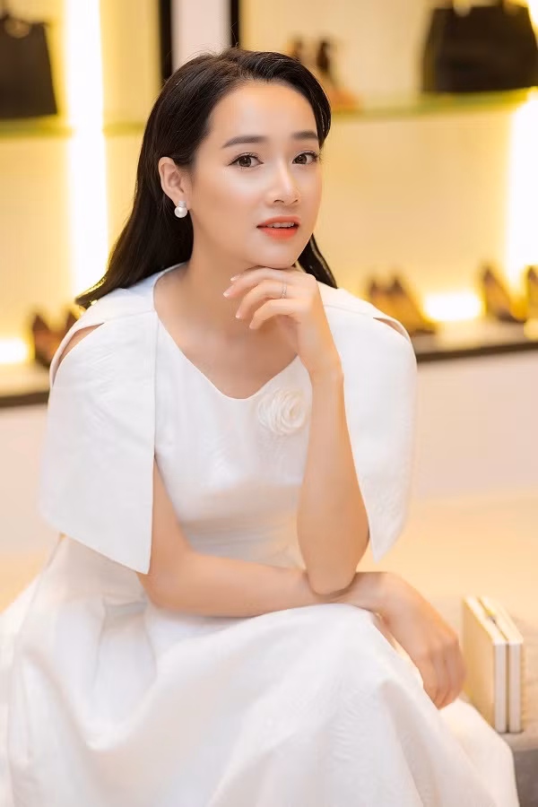 Nha Phuong lo bung bau, tat bat chay show truoc dam cuoi voi Truong Giang?-Hinh-2