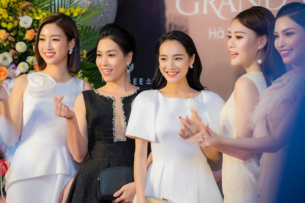 Nha Phuong lo bung bau, tat bat chay show truoc dam cuoi voi Truong Giang?-Hinh-7