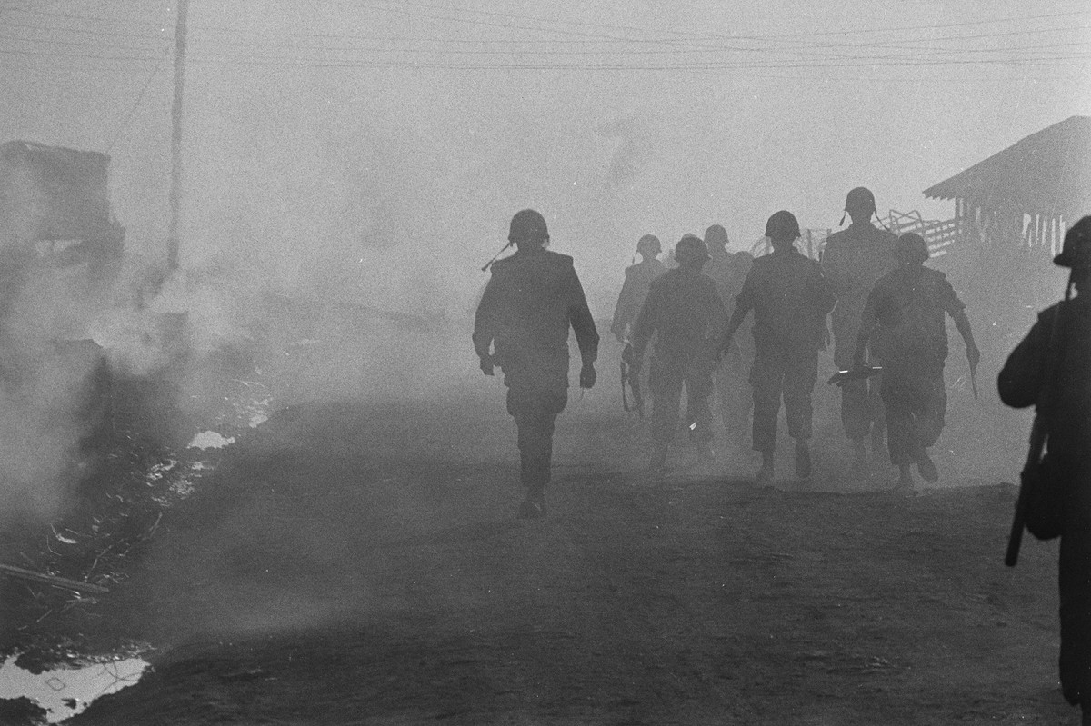 Lính Mỹ ở miền Cao Nguyên Trung Phần (Tây Nguyên ngày nay). Ảnh chụp ngày 3/5/1969. Nguồn ảnh: NewYorkTimes.