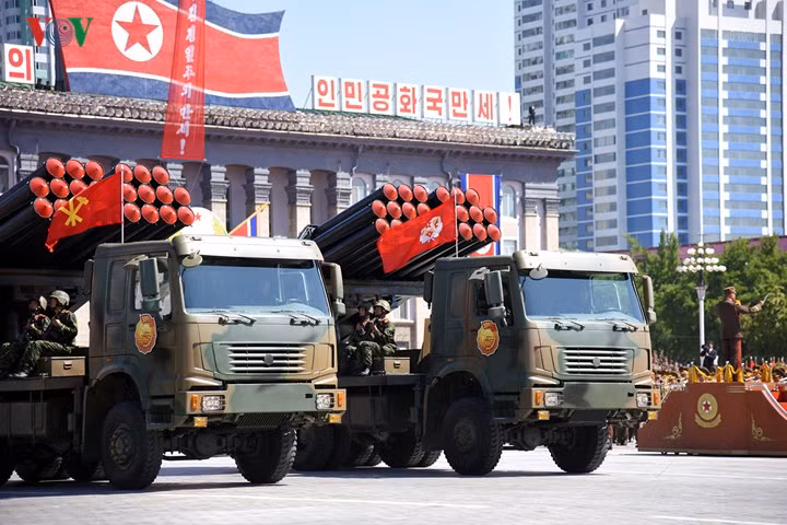 Hệ thống pháo phản lực dẫn đường thế hệ mới của Quân đội Triều Tiên.