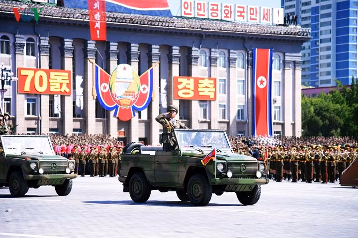 Vị tướng chỉ huy dẫn đầu đoàn diễu binh mừng Quốc khánh.