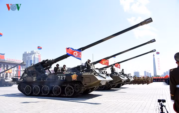 M1989 là bản nâng cấp từ M1978 Koksan sử dụng khung gầm xe tăng T-62.