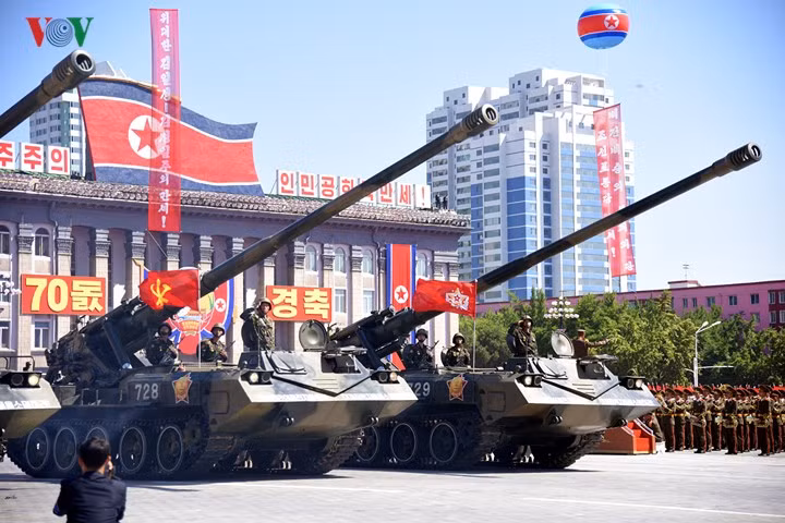 Pháo tự hành M1989 Koksan cỡ nòng 170 mm.