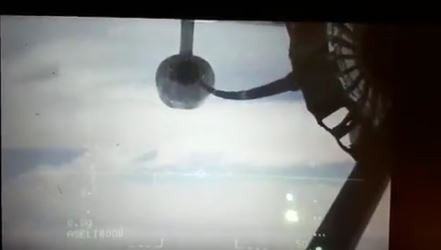 Theo đó, chiến đấu cơ Ấn Độ tự sản xuất là HAL Tejas vừa qua đã thử nghiệm thành công khả năng tiếp liệu trên không từ máy bay vận tải IL-78. Thông tin trên vừa được Không quân Ấn Độ đăng tải hôm 10/9 với video ghi lại toàn bộ quá trình tiếp liệu trên không này. Nguồn ảnh: Twitter.