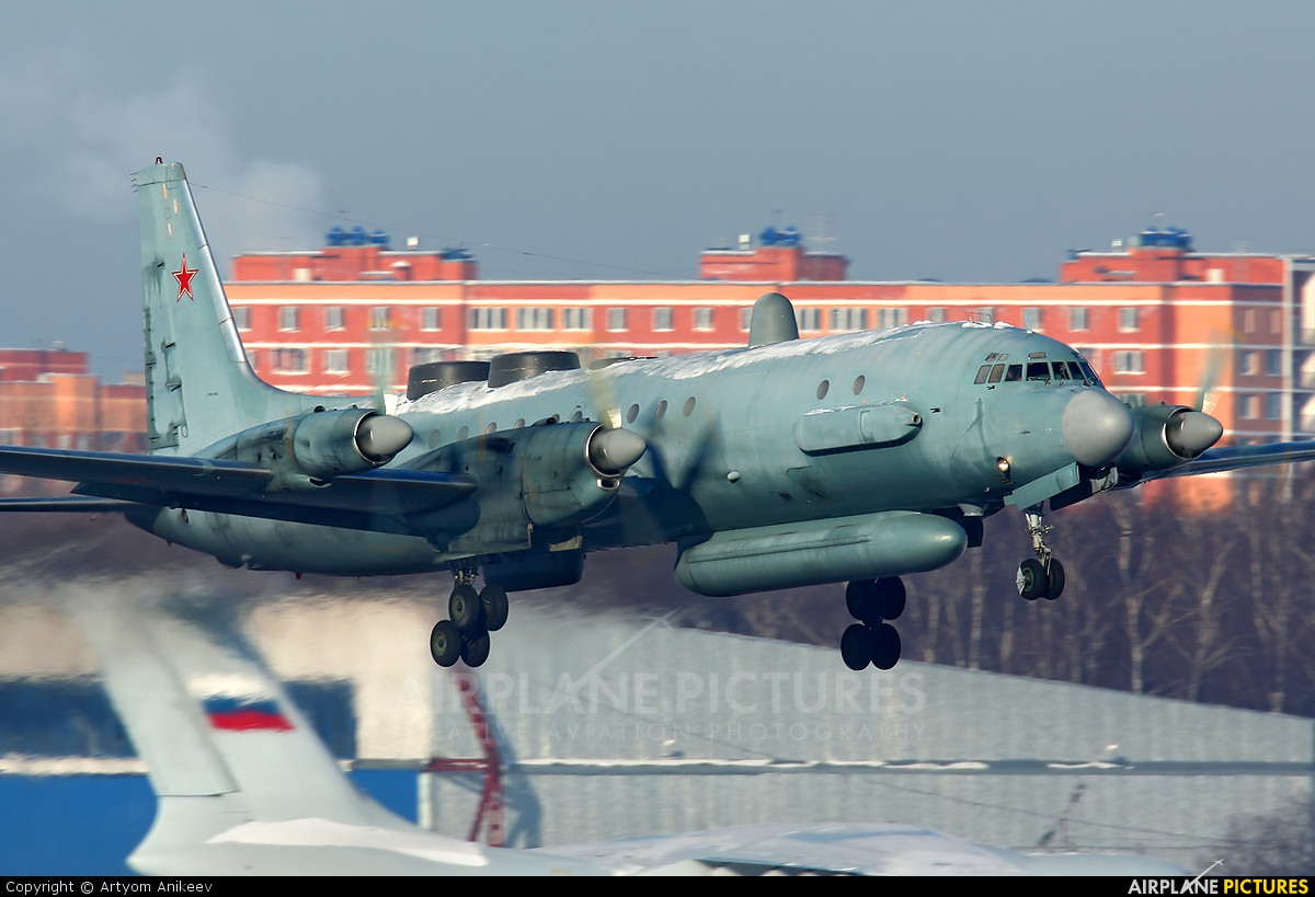 Vụ việc Il-20 mất liên lạc với mặt đất xảy ra vào ngày 17/9 lúc khoảng 23:00 giờ Moscow - tức khoảng 3:00 giờ Hà Nội. Mọi nỗi lực nối lại thông tin với phi đội Il-20 đã không thành công, chiếc Il-20 được cho là mất liên lạc với mặt đất khi đang bay trên vùng biển Địa Trung Hải, cách đất liền khoảng 35km. Nguồn ảnh: Airplanepicture.