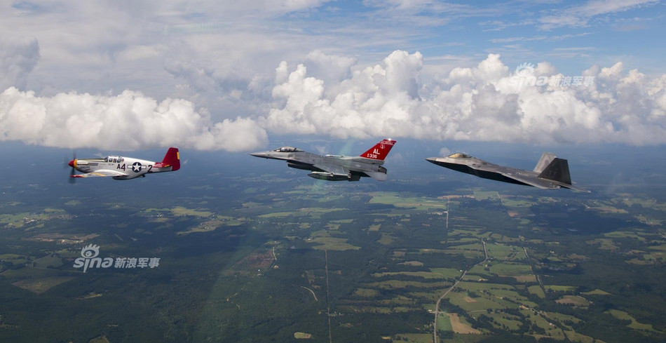 Ngoại trừ chiếc P-51 đã về hưu, cả hai chiếc chiến đấu cơ còn lại hiện đều đang đóng quân ở Sân bay Quân sự Montgomery. Nguồn ảnh: Sina.