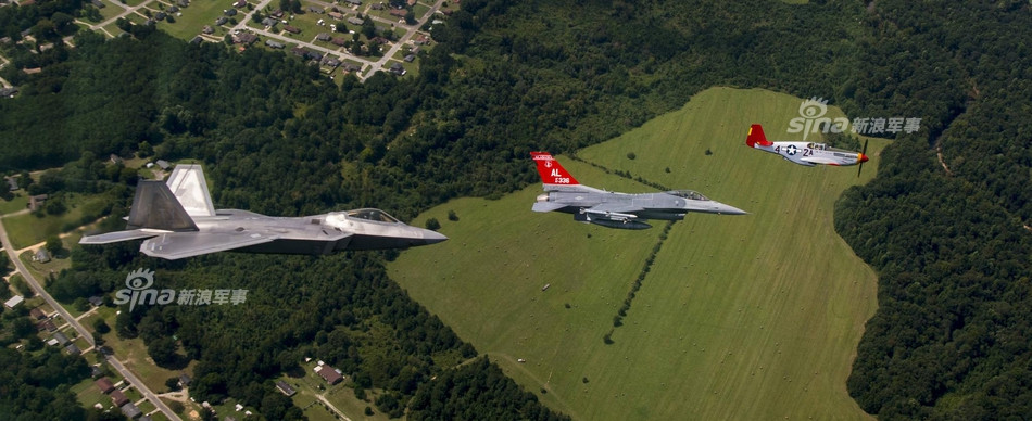 P-51 là loại chiến đấu cơ một động cơ nổi tiếng nhất của Mỹ dù ra đời muộn trong Chiến tranh Thế giới thứ hai. Loại chiến đấu cơ này có một ghế ngồi, có thể sửa dụng như một tiêm kích - bom. Nguồn ảnh: Sina.