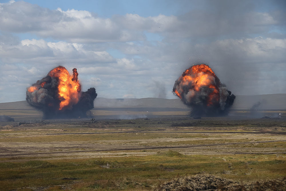 Tổng cộng có tới 300.000 lính - tương đương khoảng 1/3 quân số của quân đội Nga tham gia cuộc tập trận này. Nguồn ảnh: mk.ru.