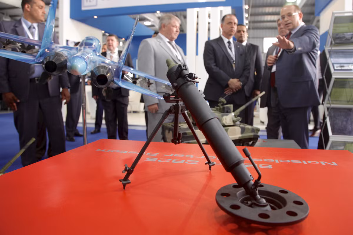 Tất cả những đặc điểm kể trên đã khiến 2B25 trở thành một khẩu cối cực kỳ phù hợp với các lực lượng đặc nhiệm, đặc biệt là các lực lượng chống khủng bố. Hiện nay trên thế giới, cũng ít có lực lượng chống khủng bố nào được trang bị hoả lực tới cối 82mm như Nga. Nguồn ảnh: Defence.