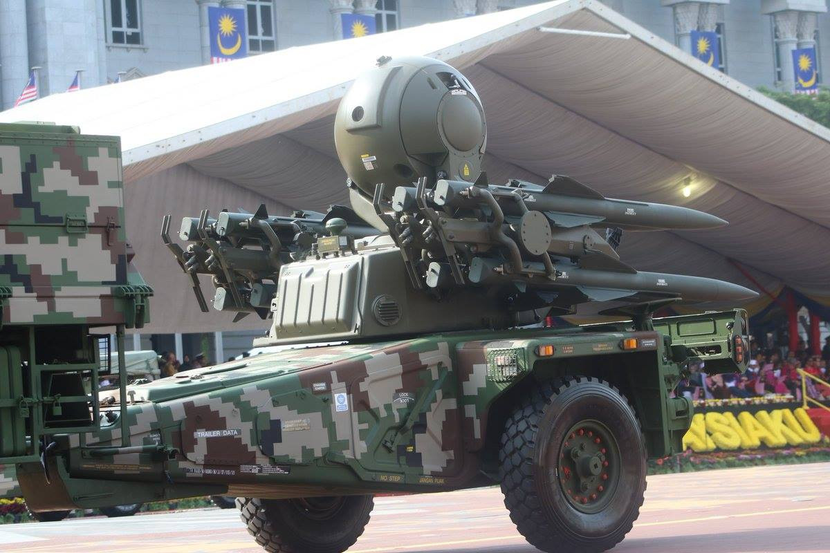 Tổ hợp tên lửa phòng không Rapier 2000 do Anh thiết kế và sản xuất có mặt trong biên chế quân đội Malaysia. Nguồn ảnh: ST.