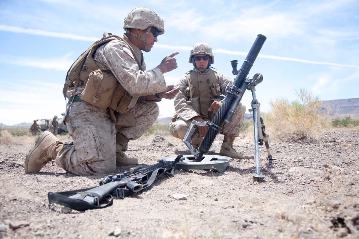  Súng cối, cối hay pháo cối là tên gọi chung của một trong những loại pháo bộ binh cơ bản. Đặc điểm của súng cối đó là nòng trơn, không có khương tuyến và quỹ đạo bắn cầu vồng ở góc rất lớn (thường là trên 45 độ). Nguồn ảnh: Gradiuon.