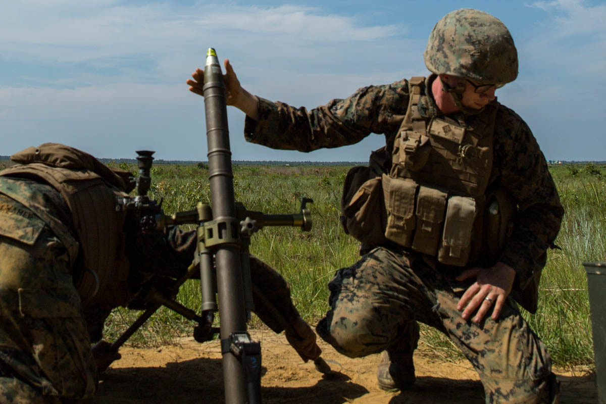 Mặc dù trên lý thuyết, súng cối không có khương tuyến vì tầm bắn của nó không xa và độ chính xác chỉ cần "tương đối" vì khai hoả liên tục. Tuy nhiên trên thực tế vẫn có một vài loại cối cỡ lớn được thiết kế đường khương tuyến trong nòng để đảm bảo độ chính xác khi bắn xa. Nguồn ảnh: Pinterest.