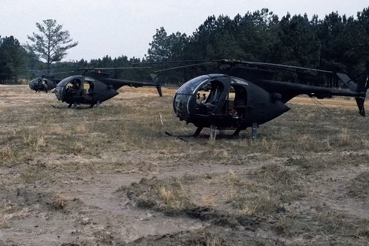 Về thiết kế tổng thể trực thăng tấn công AH-6 có một số ưu điểm sau: Yên tĩnh, bí mật cao, cơ động, thích hợp cho bay ở độ cao thấp cả trong môi trường đô thị và nông thôn.