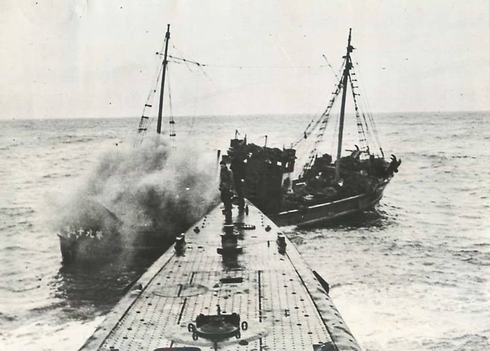 Tàu sử dụng 4 động cơ đẩy diesel và bộ nạp điện tới 126 bình ác quy. Tổng công suất hoạt động của tàu khi nổi vào khoảng 5.400 sức ngựa trong khi đó khi lặn chỉ được một nửa, khoảng 2.700 mã lực. Nguồn ảnh: USnavy.