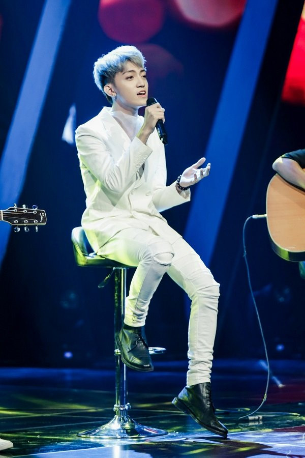 Sau ồn ào đá xéo, Hương Tràm công khai hát ca khúc của Chi Pu - Hình 7 Sau on ao da xeo, Huong Tram cong khai hat ca khuc cua Chi Pu-Hinh-7