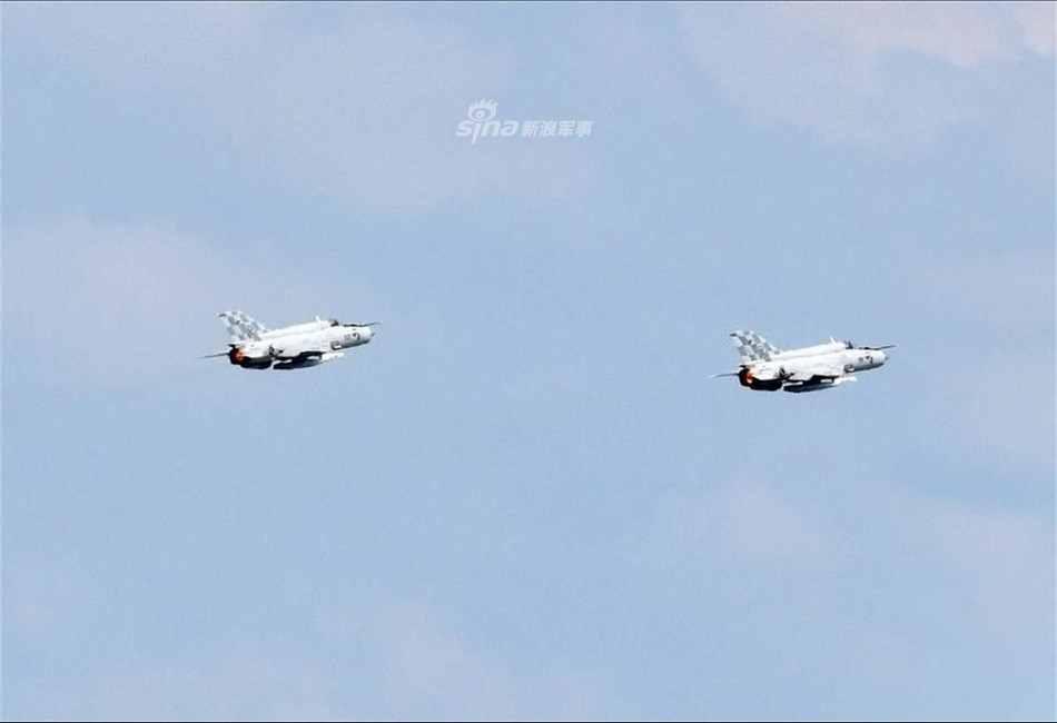 Tách ra từ Liên bang Nam Tư, lực lượng Không quân Croatia đã từng sở hữu rất nhiều chiến đấu cơ MiG-21 loại MiG-21bis/UMD. Tuy nhiên tới thời điểm hiện tại, số lượng MiG-21 của lực lượng này chỉ còn trên dưới chục chiếc. Nguồn ảnh: Sina.