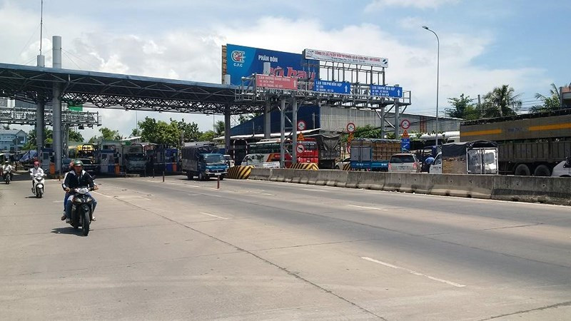 BOT gan cau Vam Cong: Tai xe di 300m phai tra phi cho 44km-Hinh-2