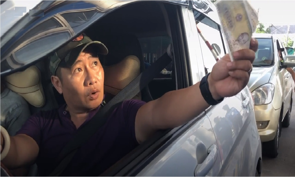 BOT gan cau Vam Cong: Tai xe di 300m phai tra phi cho 44km