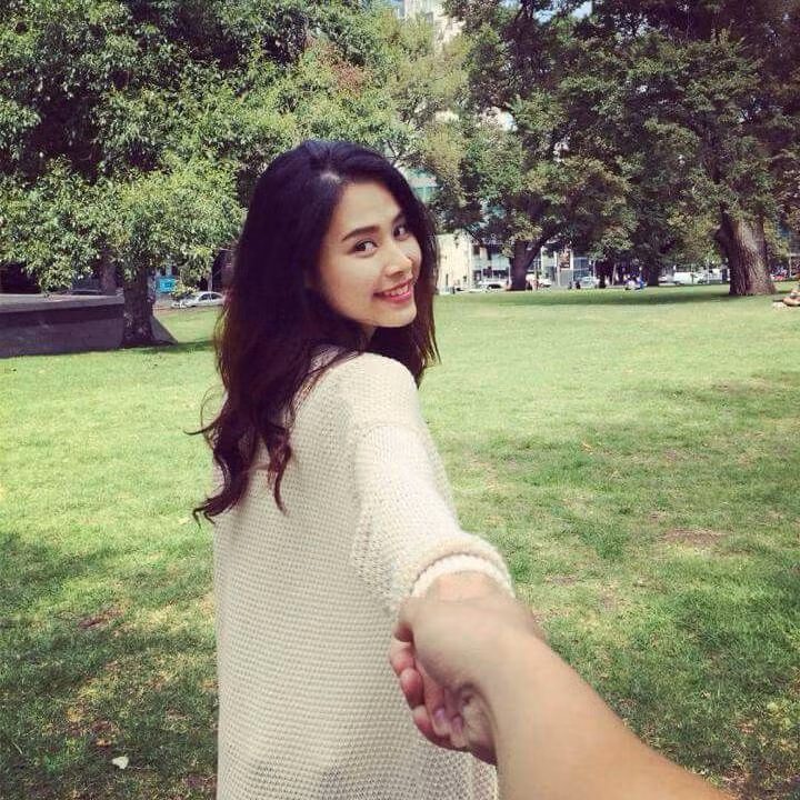 Điểm đặc biệt ấn tượng ở Lệ Mẫn là khuôn mặt xinh đẹp, toát ra sự thông minh, hoạt bát. Vẻ đẹp của cô bạn thực sự “gây nghiện”, đặc biệt là trong những bức ảnh nghệ thuật mà Mẫn chia sẻ lên trang cá nhân của mình.