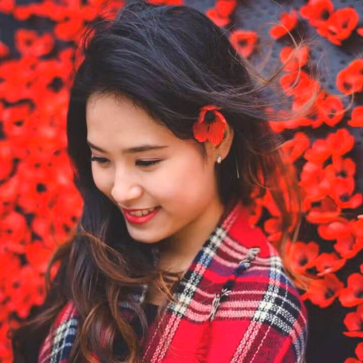 Ngắm vẻ đẹp, nụ cười "gây nghiện" của nữ du học sinh xinh đẹp.