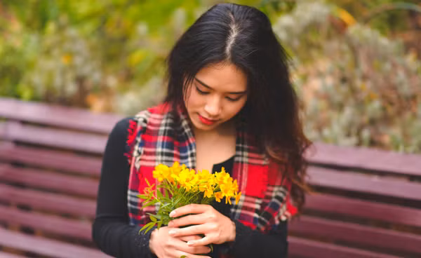 Trong những bức ảnh này, nữ du học sinh xinh đẹp khoe khuôn mặt mang nhiều đường nét được nhận xét là rất sang, giống ở các người mẫu chuyên nghiệp. Chính ngoại hình đẹp đã giúp Lệ Mẫn có thêm tự tin trong nhiều công việc, dễ gây ấn tượng với người khác ngay từ cái nhìn đầu tiên.