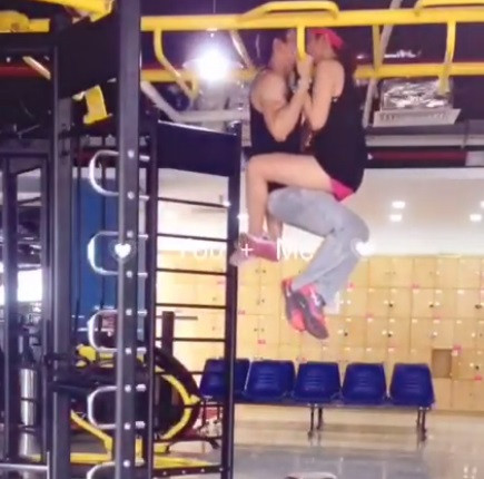 Giáng Ly vừa tốt nghiệp Học viện Báo chí Tuyên truyền, Hà Nội còn bạn trai Đức Tuấn, sinh năm 1991 là huấn luyện viên tại phòng tập gym. Quen nhau ở một phòng tập gym, sau một thời gian cặp đôi dần quên đi sự ngại ngùng và thường giúp đỡ nhau tập luyện.