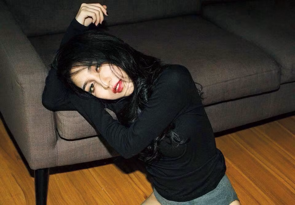 Thảo Như là 9X chân dài, xinh đẹp đến từ Tây Ninh. Cô bạn từng học trường Đại học Sân khấu Điện ảnh nhưng hiện đã chuyển ngang sang ngành Marketing. Ngắm những hình ảnh của Thảo Như, có thể cảm nhận cô nàng có vẻ gợi cảm, quyến rũ rất lạ.