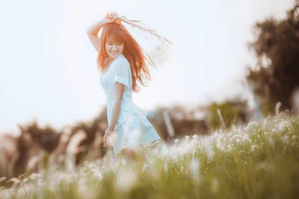 Sinh năm 1993, Phương Anh hiện theo học ngành Tài chính Ngân hàng tại Đại học Ngoại thương. Phương Anh được giới trẻ Việt, dân mạng biết đến nhiều từ sau bộ ảnh của một nhiếp ảnh gia trẻ, nơi Phương Anh khoe nụ cười thiên thần và khuôn mặt khả ái khiến nhiều trái tim chàng trai thổn thức.