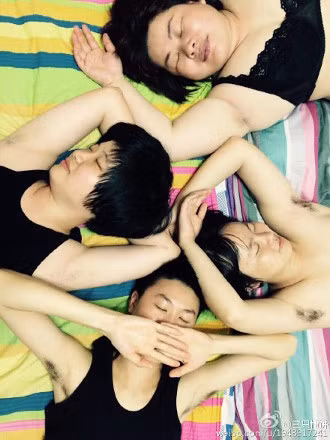 Người khởi xướng cuộc thi này cho biết, cuộc thi khoe lông nách nhắc nhở những phụ nữ không nên có suy nghĩ bắt buộc phải tẩy lông nách sạch bách mới được xem là xinh đẹp, sạch sẽ.