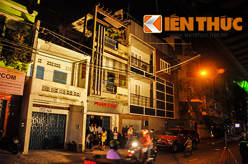 Cu ong 81 tuoi nghi dung xang tu thieu trong nha