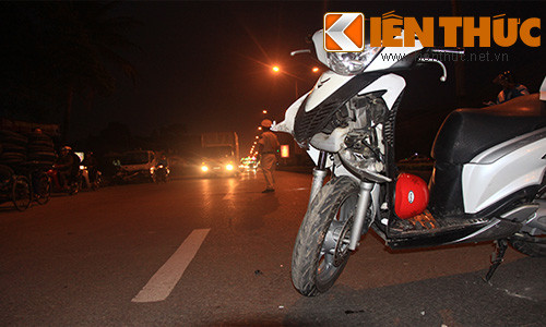 Xe SH tong duoi taxi toe lua, mot nguoi nguy kich-Hinh-2