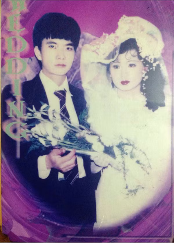 Bạn Trịnh Ngọc Tuân còn khoe bức ảnh của bố mẹ chuẩn 'cộp mác' ngày xưa ơi.