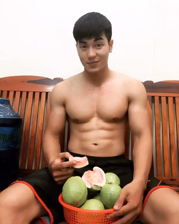 Còn đây là bức ảnh đời thường của chàng hot boy điển trai.