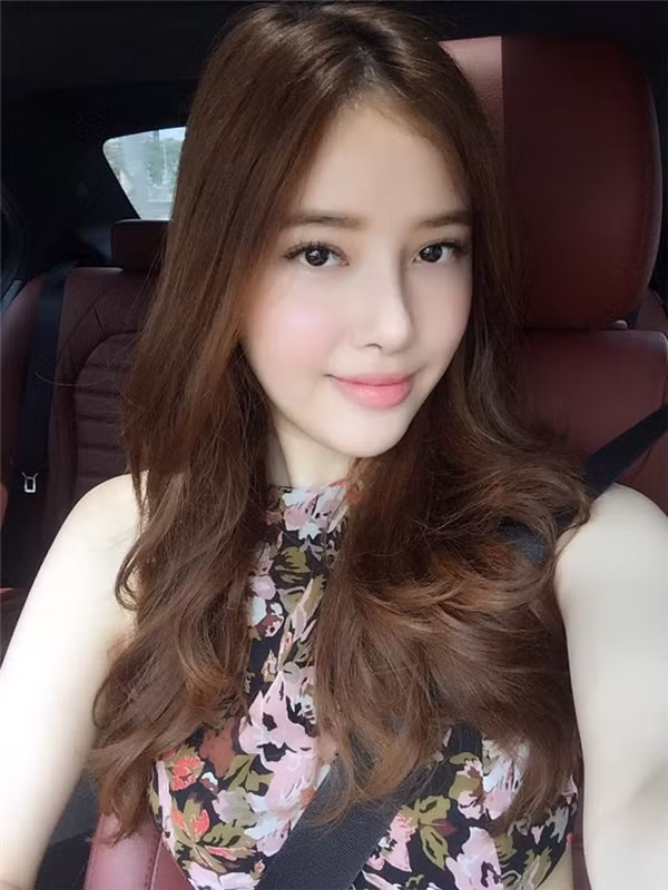 Phong cách thời trang của Ngọc Phượng là style nhẹ nhàng, thanh lịch.