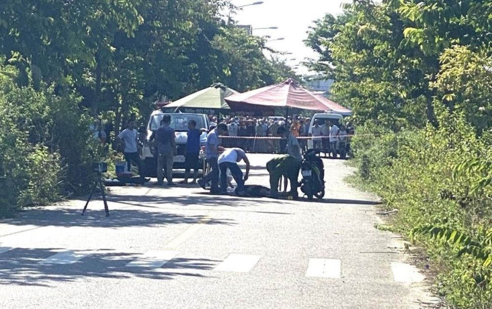 Nạn nhân tử vong được xác định là V.V.V.L. (23 tuổi, trú phường Hòa Minh, quận Liên Chiểu). Tại hiện trường, Cơ quan Công an cũng thu giữ 1 bao tải đựng gà.