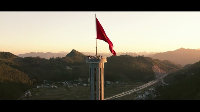 Chu nhan kenh Youtube dat 1 ty luot nghe trinh lang MV 