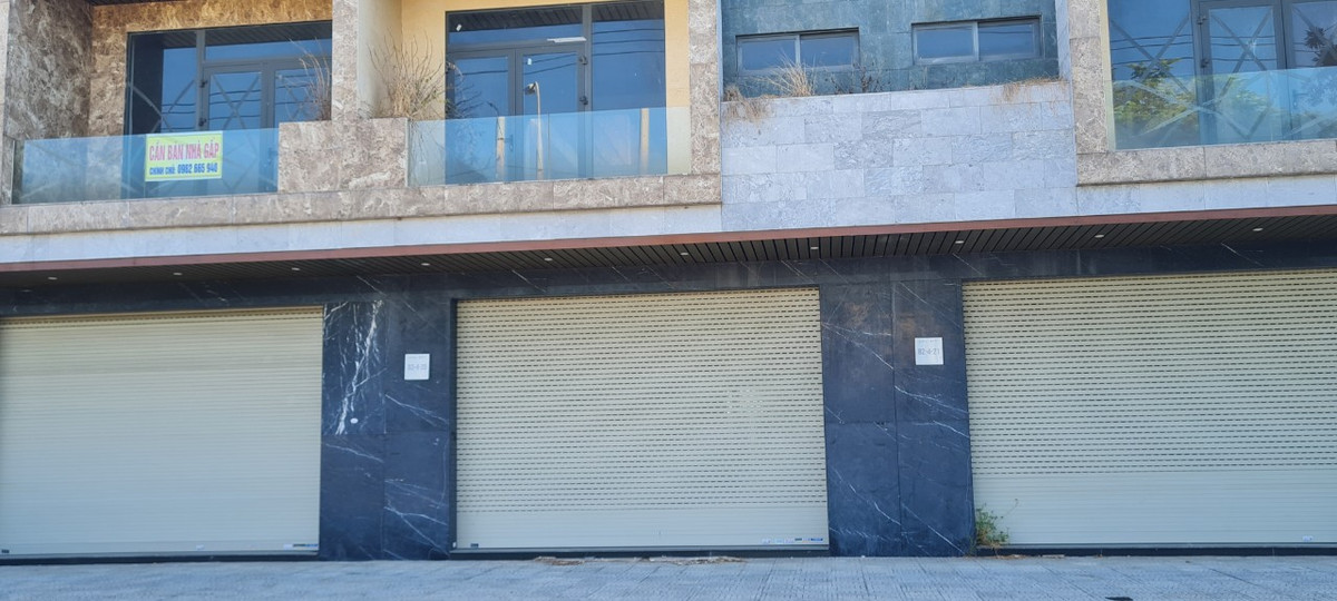 Với đẳng cấp 5 sao phục vụ những dịch vụ tốt nhất, Marina Complex từng được hứa hẹn sẽ làm hài lòng những vị khách khó tính và chiều lòng những doanh nhân thành đạt.