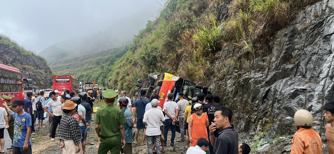 Vào thời điểm xảy ra tai nạn khu vực này trời mưa rất to, trên xe có rất nhiều hành khách.