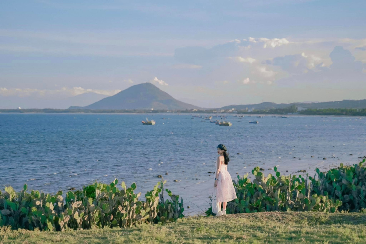 Du khách Lê Thanh Phương vừa có trải nghiệm thú vị trong thời gian 3 ngày 2 đêm ở “xứ Nẫu” thân thương. “Phú Yên là vùng đất xinh đẹp và hoang sơ. Dù năm ngoái có đi đến “xứ Nẫu” một lần, năm nay, mình muốn đi lại lần nữa vì trải nghiệm ở đây rất ấn tượng”, cô gái 25 tuổi nói.