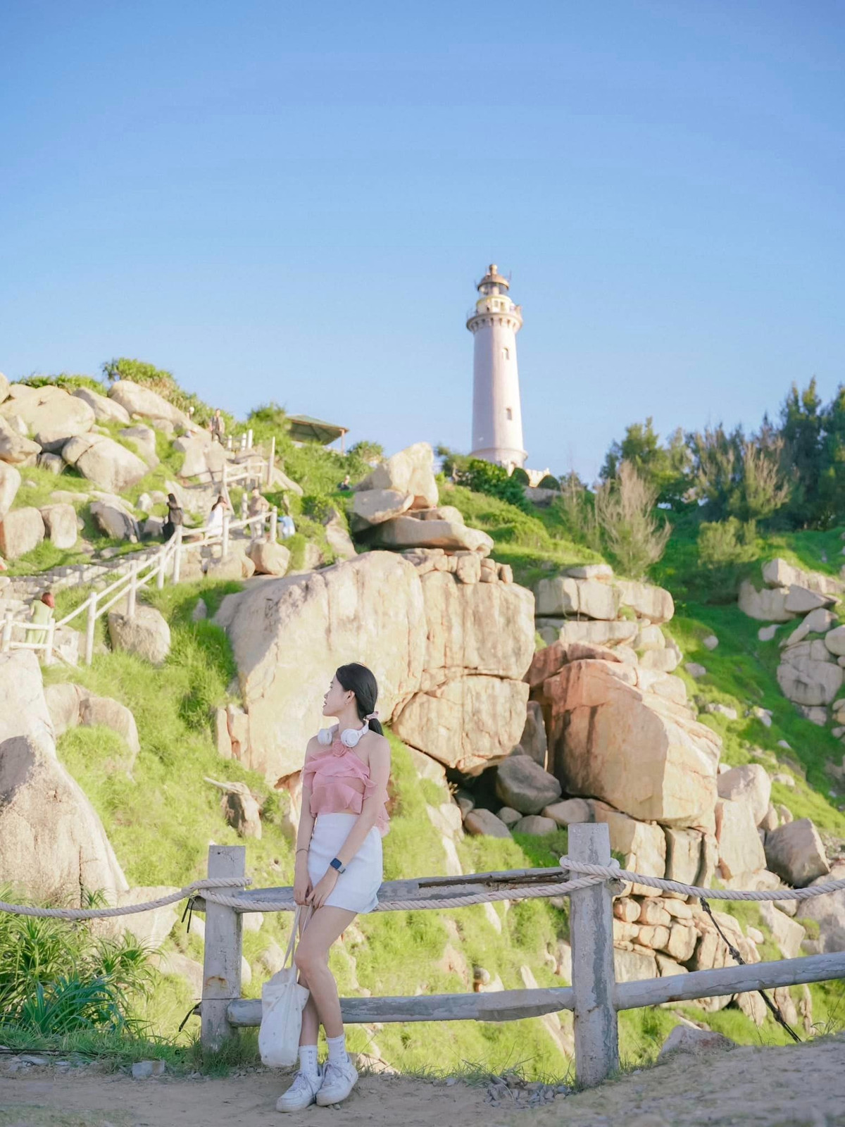 Chia sẻ thêm về sở thích du lịch, Thanh Phương cho biết, cô nàng là người yêu thích trải nghiệm mới mẻ, đi đến những vùng đất xinh đẹp, hoang sơ...