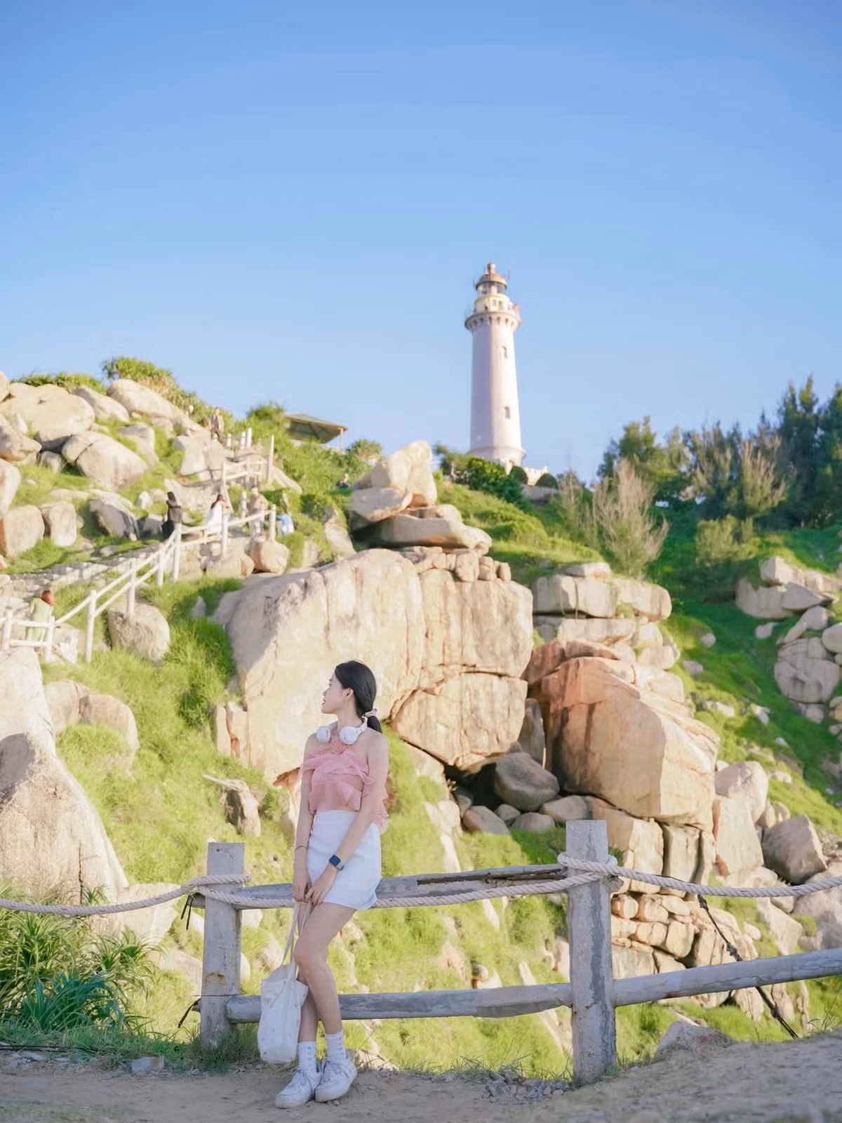 Chia sẻ thêm về sở thích du lịch, Thanh Phương cho biết, cô nàng là người yêu thích trải nghiệm mới mẻ, đi đến những vùng đất xinh đẹp, hoang sơ...